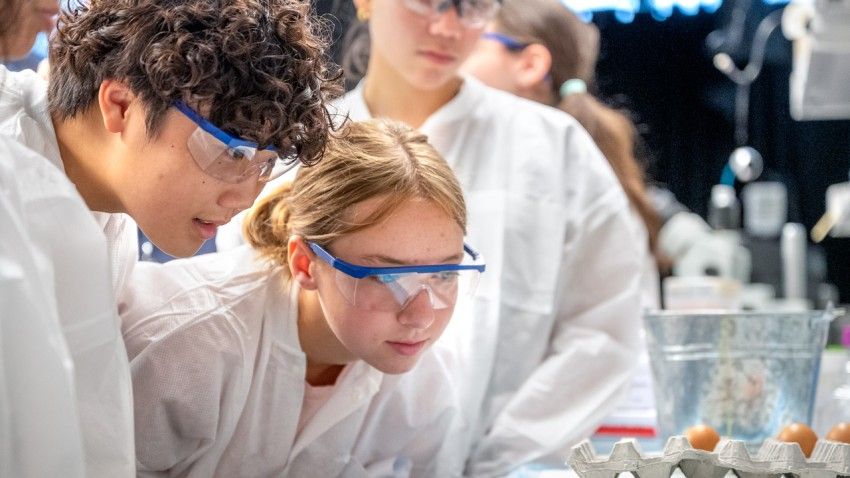 4-H teens come to Cornell to explore potential career paths